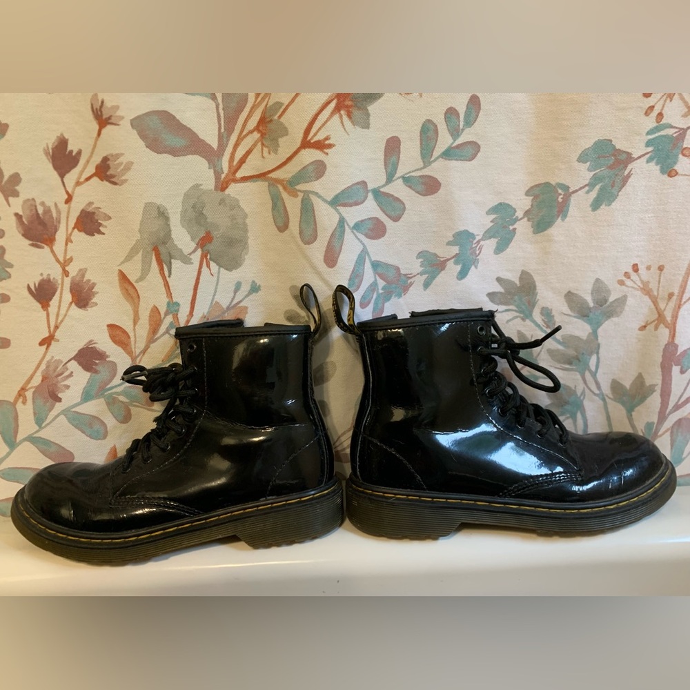 🖤🖤Girls Doc Martens black patent leather boots 🖤🖤